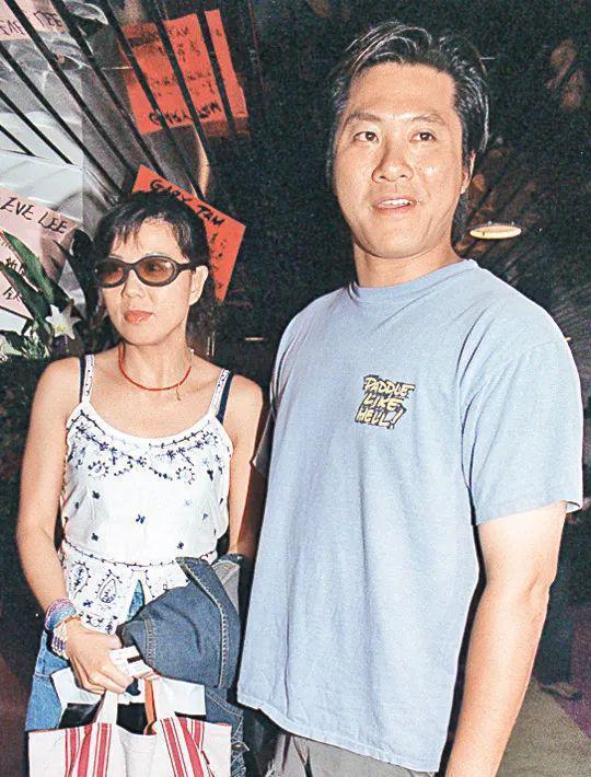 60岁「丁孝蟹」因野心大事业崩塌！复出变大叔拒回TVB