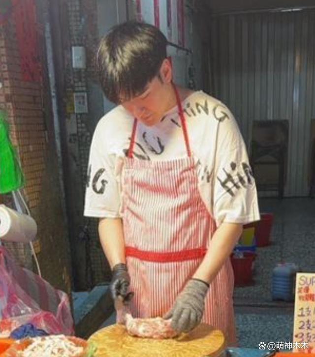 过气童星为钱兼职卖鸡肉，自曝背23年房贷，想和女友求婚