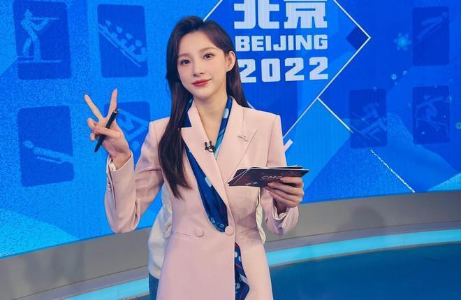 李思思8届不火，马凡舒首登春晚出圈，央视女主持现状