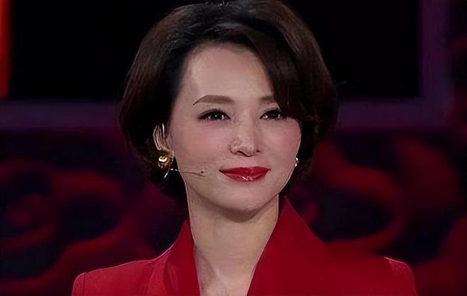 李思思8届不火，马凡舒首登春晚出圈，央视女主持现状