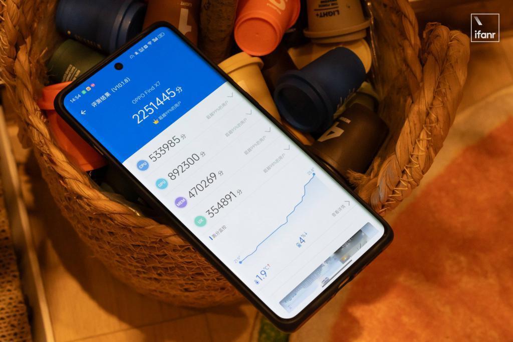 OPPO Find X7 首发体验：拥抱 AI 的全能旗舰，免费升杯比 Pro 更 Pro