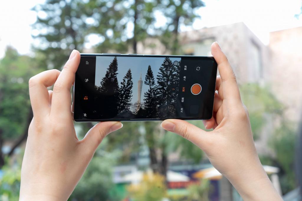 OPPO Find X7 首发体验：拥抱 AI 的全能旗舰，免费升杯比 Pro 更 Pro