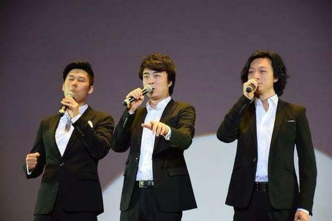 知名主持人低调嫁小丈夫，44岁生二胎，一家四口其乐融融