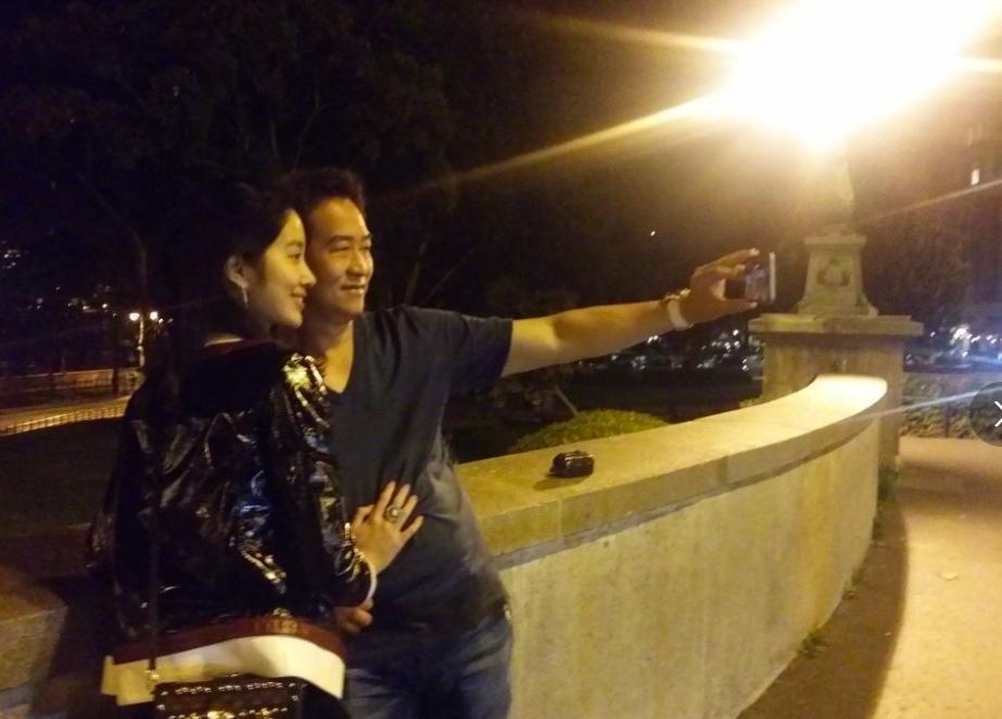 新欢曝光，她离婚了？