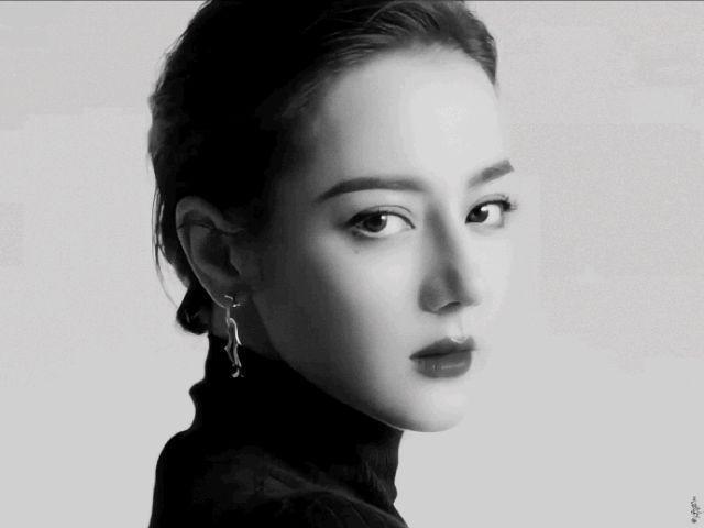 她这脸，有点吓人啊？？？