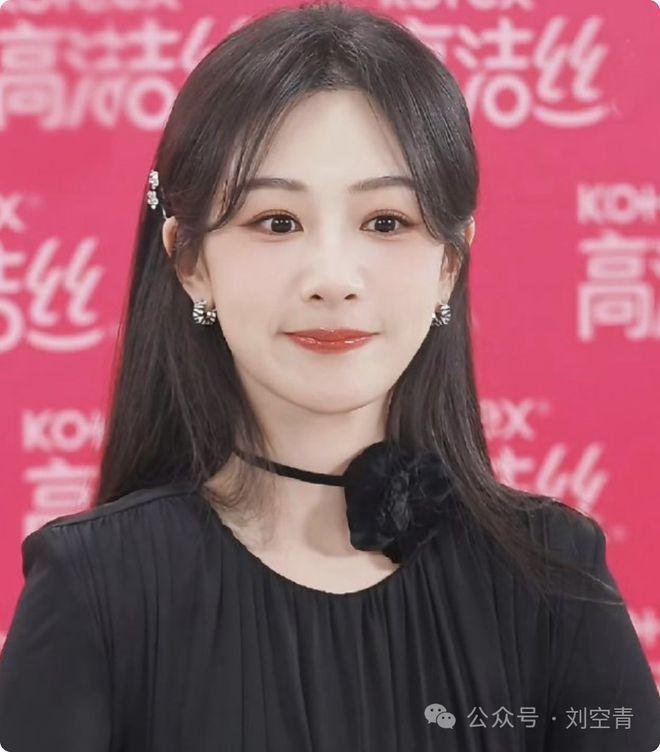 她这脸，有点吓人啊？？？