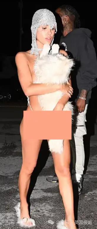 侃爷公开宣称新老婆“今年不穿裤子”，网友炮轰：恶臭！