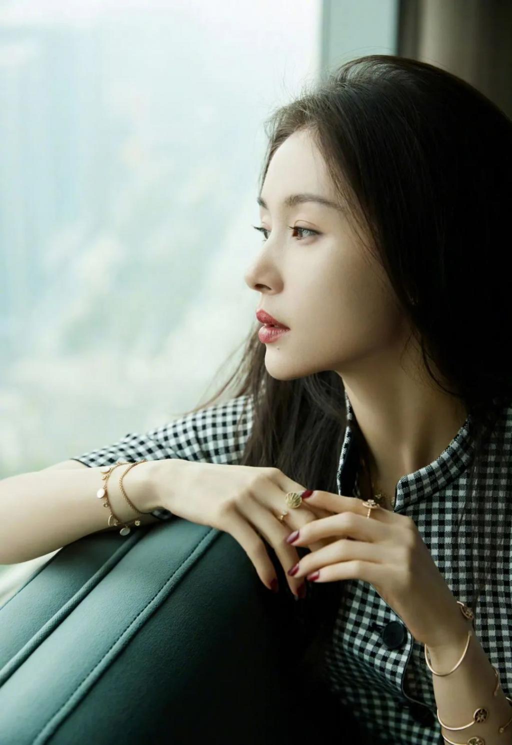 女艺人们集体状态回春，是动用了什么科技吗？