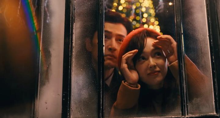 《繁花》里的男男女女都在“爱不得”