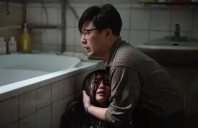 张颂文欺负宋佳，暴露了丑陋的一面