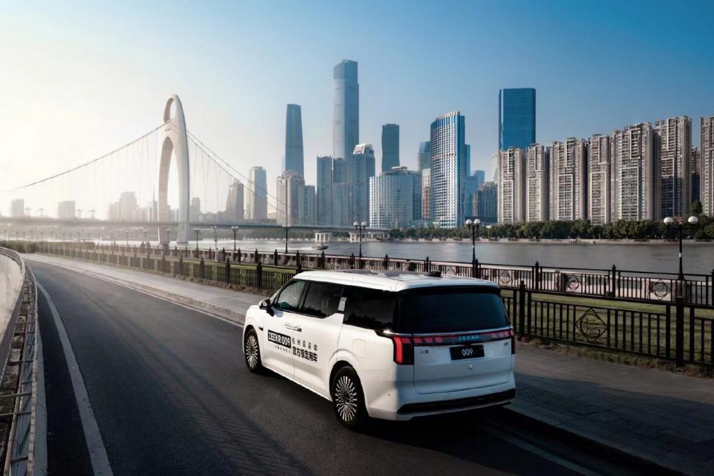 小鹏X9、理想MEGA来袭，极氪009还能继续滋润吗？