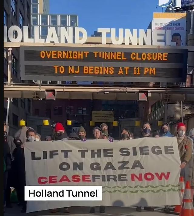 突发!纽约成为孤岛,警方逮捕数百人