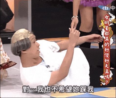 被亲爹卖走两次，婚后老公宁愿抱狗睡也不碰她？