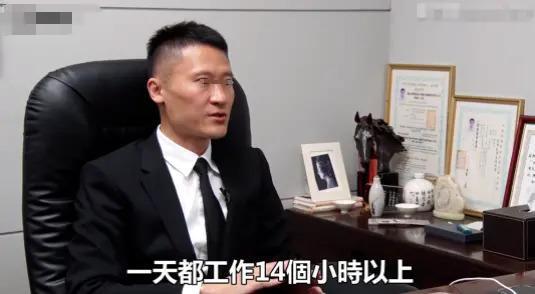被亲爹卖走两次，婚后老公宁愿抱狗睡也不碰她？