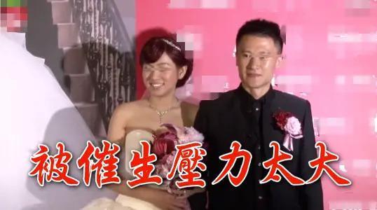 被亲爹卖走两次，婚后老公宁愿抱狗睡也不碰她？