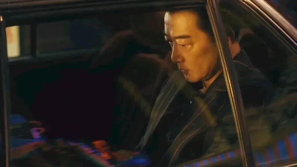 《繁花》邵峰：不顾反对结婚，恩爱十几年，53岁大变样