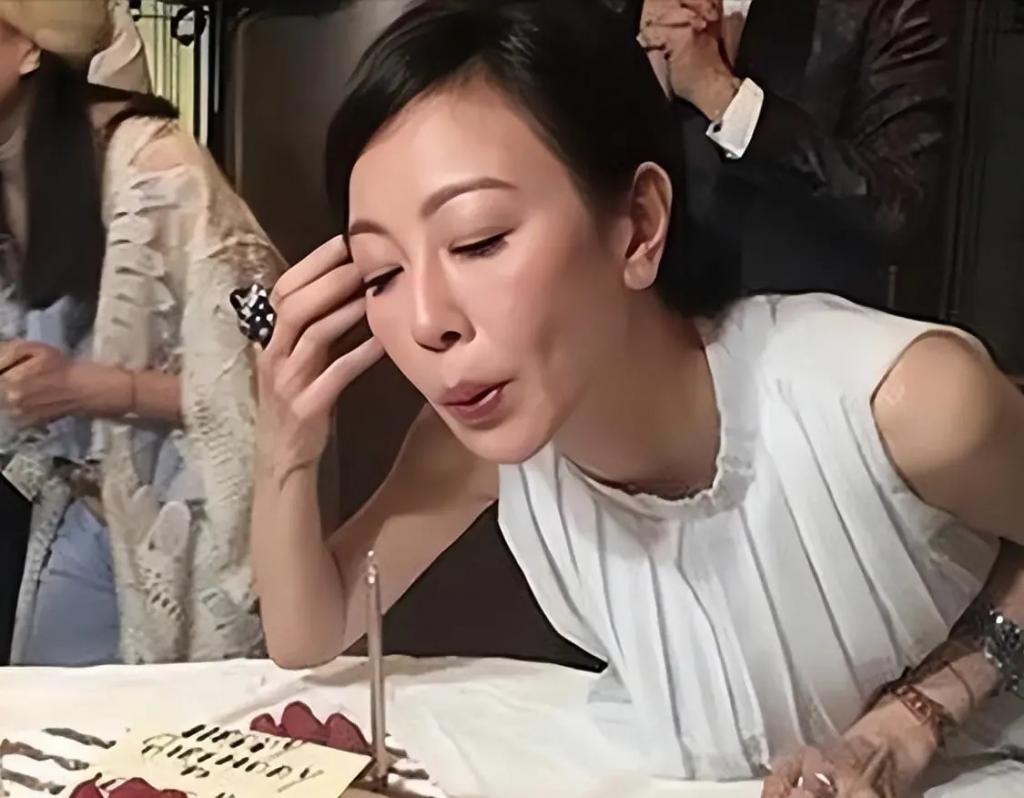 比黎姿更美，迷倒郭富城，与刘銮雄分手后她现在过得咋样