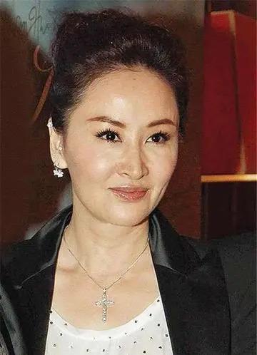 她曾将马景涛伤到心碎，现在60岁还是孤身一人
