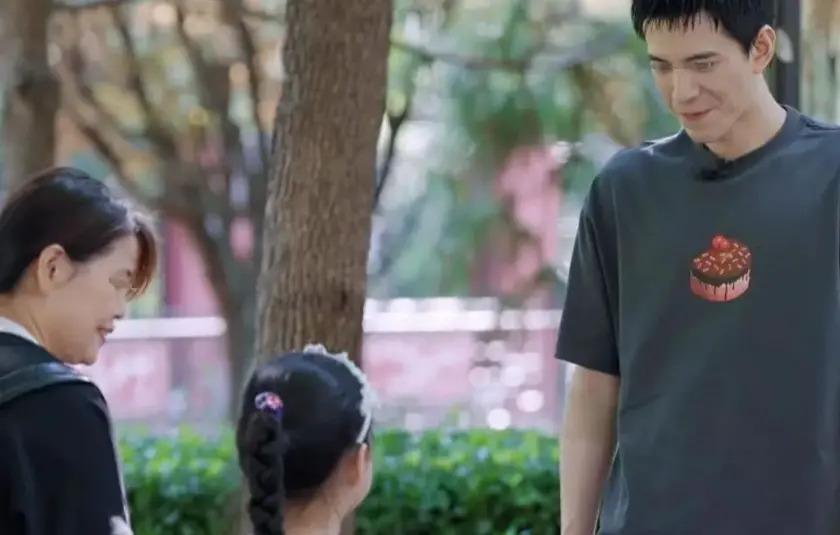 出版小说、考取东大…人生开挂的她为何有这么多奇葩情史？