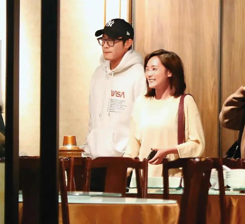 出版小说、考取东大…人生开挂的她为何有这么多奇葩情史？