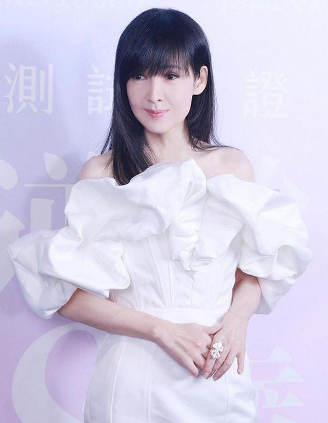 56岁周慧敏凌晨晒照秀恩爱！称老公15年都做这一事