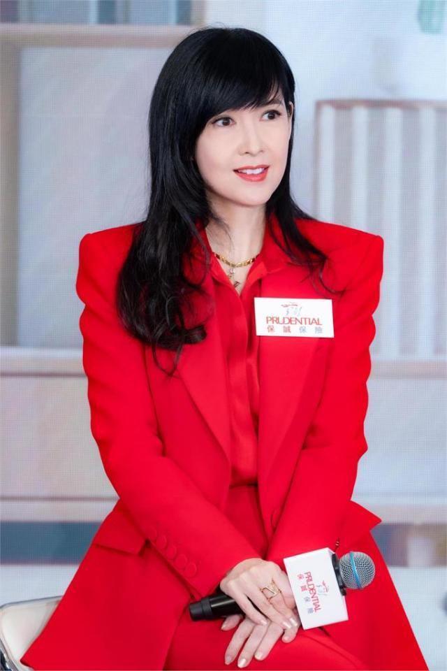 56岁周慧敏凌晨晒照秀恩爱！称老公15年都做这一事