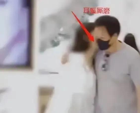 “干爹文学”陈金飞已成过去，她现任更牛？
