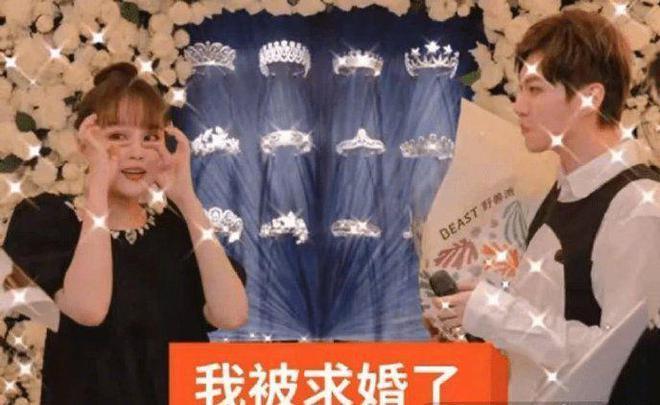 赵本山女儿剖腹产得子！其老公被质疑贪财表情尴尬，球球护夫