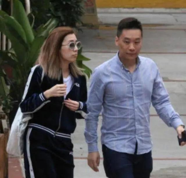 连续七年提名TVB视后无果，卷入TVB斗争后离巢？