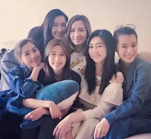 连续七年提名TVB视后无果，卷入TVB斗争后离巢？