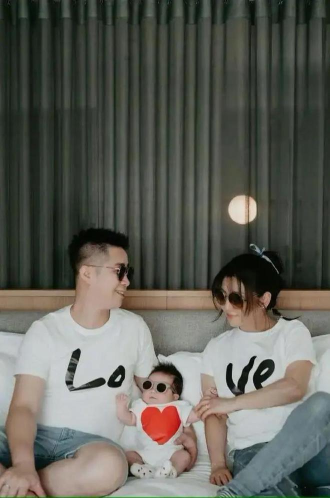 Selena分享感情生活，抱怨男友小徐粗心