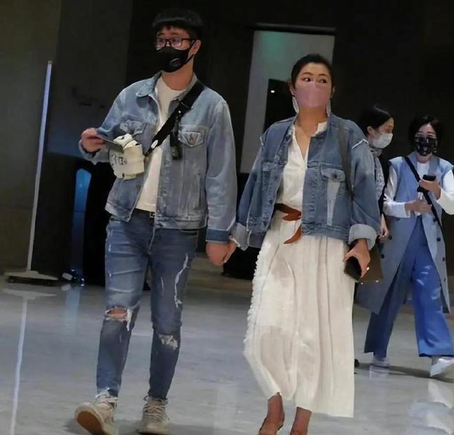 Selena分享感情生活，抱怨男友小徐粗心