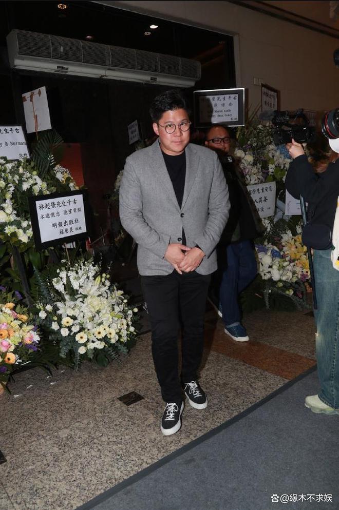 香港主持人林超荣设灵：霍启刚慰问遗孀，多位圈内人到场