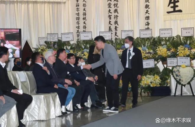 香港主持人林超荣设灵：霍启刚慰问遗孀，多位圈内人到场