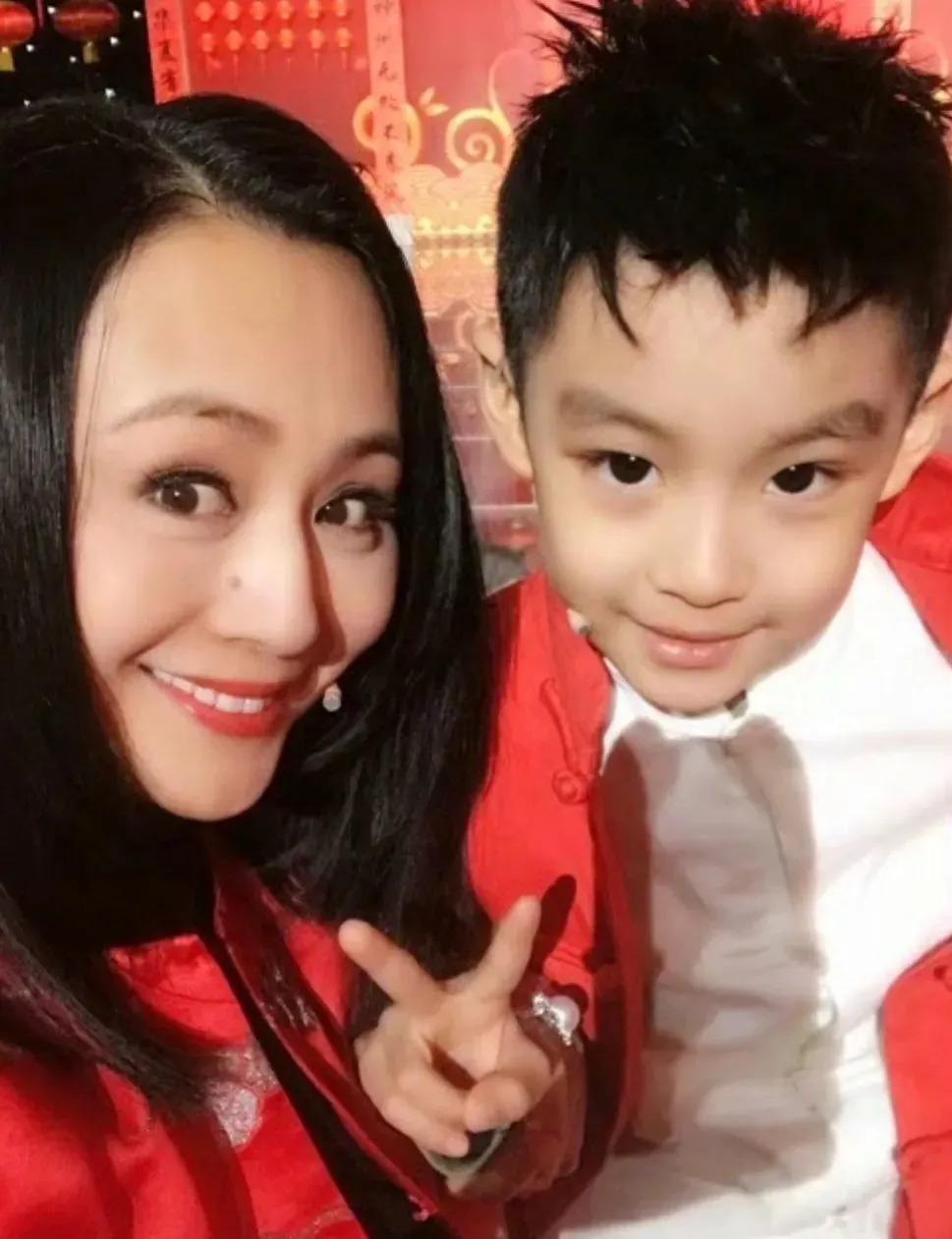 还记得曹颖的儿子吗？上天到底给他关上了哪扇门啊？