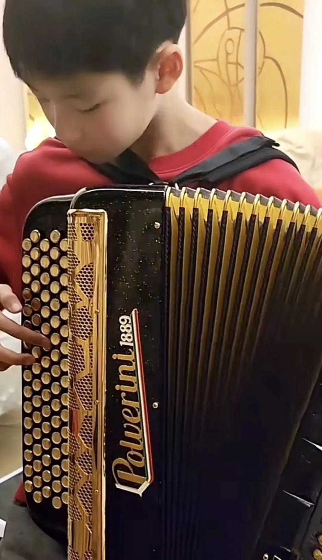 还记得曹颖的儿子吗？上天到底给他关上了哪扇门啊？