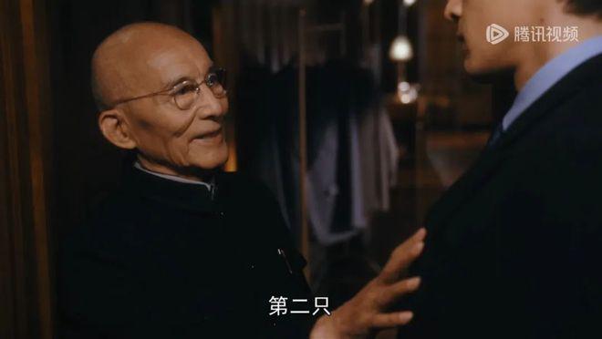 王家卫不装了