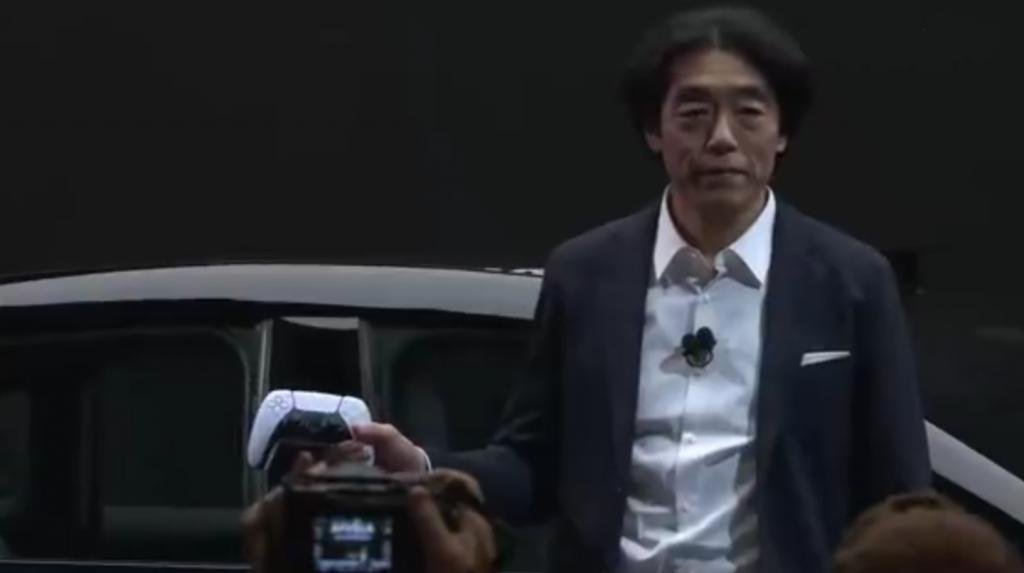 索尼本田合作 Afeela 汽车亮相 CES 2024，用 PS5 手柄操控驾驶