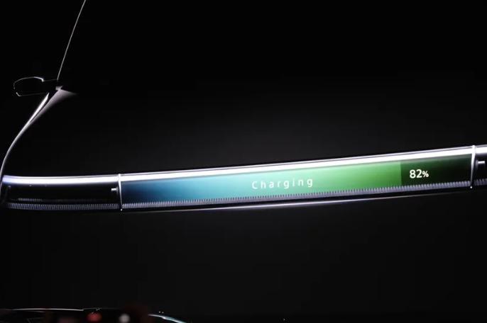 索尼本田合作 Afeela 汽车亮相 CES 2024，用 PS5 手柄操控驾驶