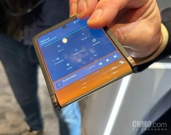 三星展示“Flex in & Out Flip”概念手机 可内外360°折叠