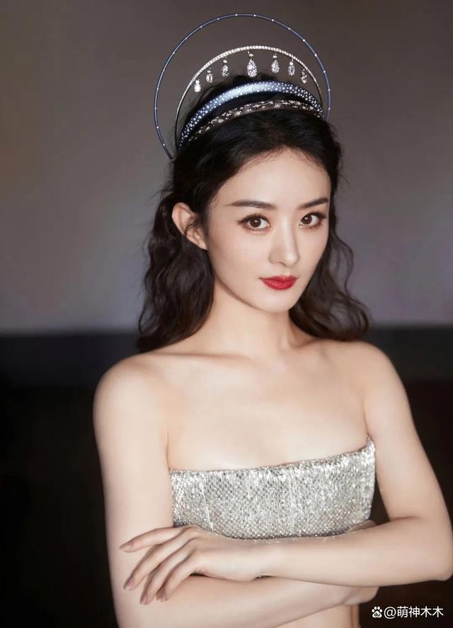 赵丽颖喝茶被偶遇，穿上万毛衣低调宠粉，被曝将和杨幂同场飙戏