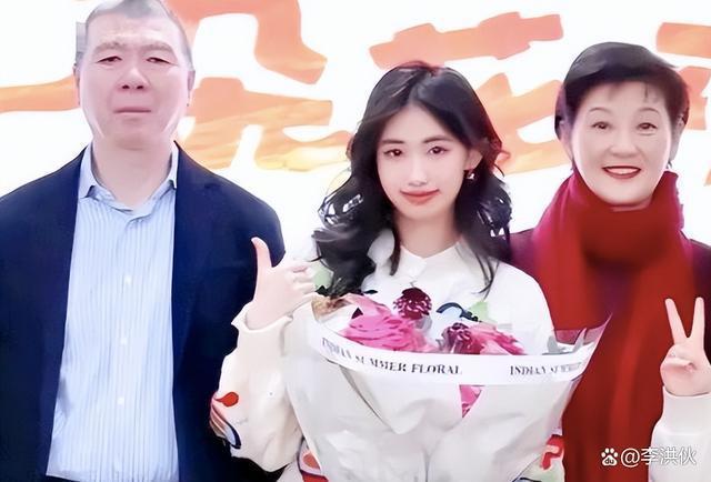 真是女大十八变！这几位星二代，现在美得让人不敢认