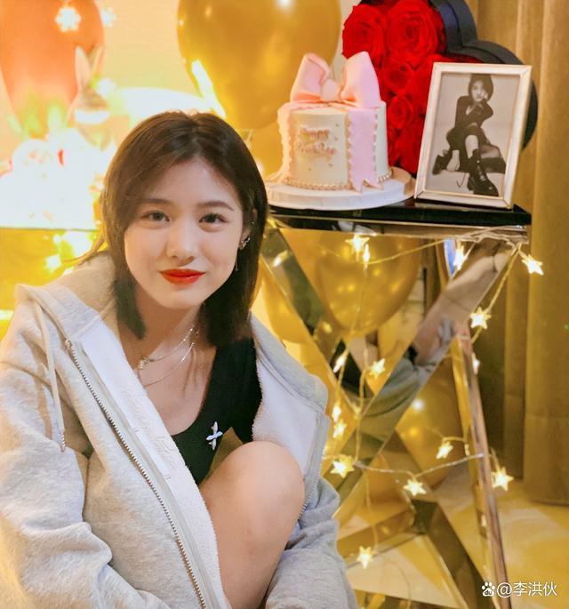 真是女大十八变！这几位星二代，现在美得让人不敢认