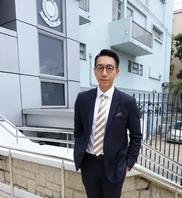 柳俊江烧炭自杀，女友及前妻现身殡仪馆，自杀原因曝光