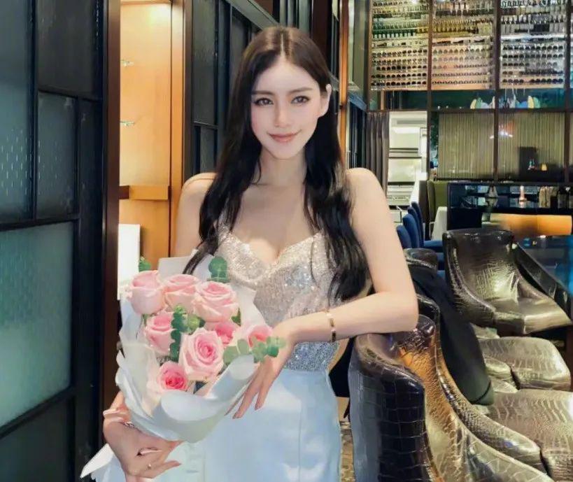 汪小菲高调晒女方童年照维护新女友，张兰不承认儿子新欢
