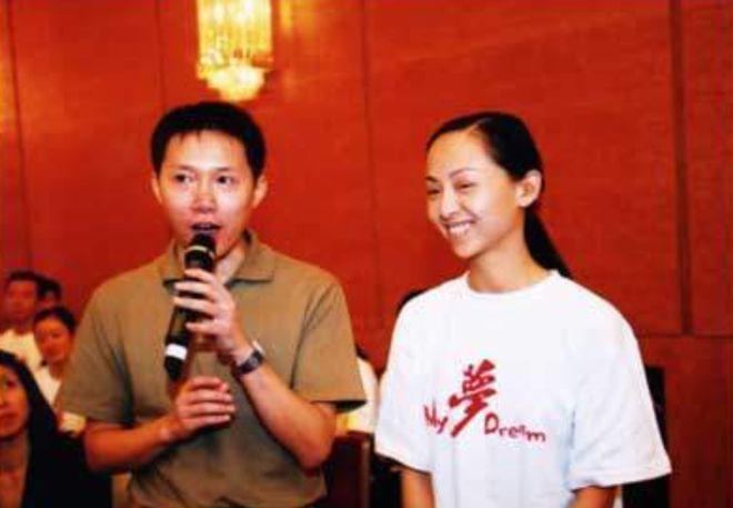 “千手观音”邰丽华一舞成名，2次拒绝富商反嫁给穷小子