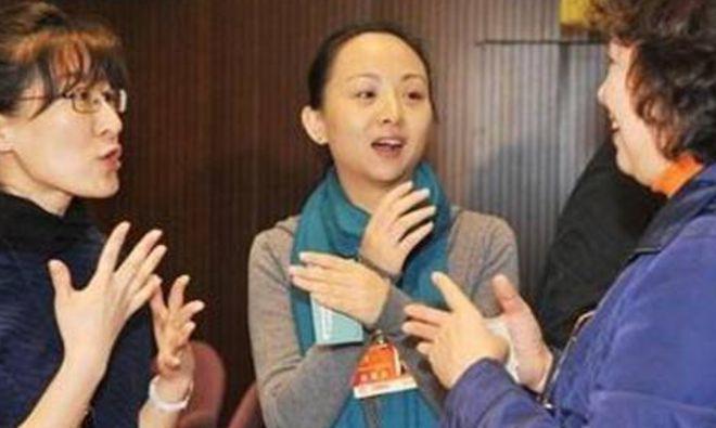 “千手观音”邰丽华一舞成名，2次拒绝富商反嫁给穷小子