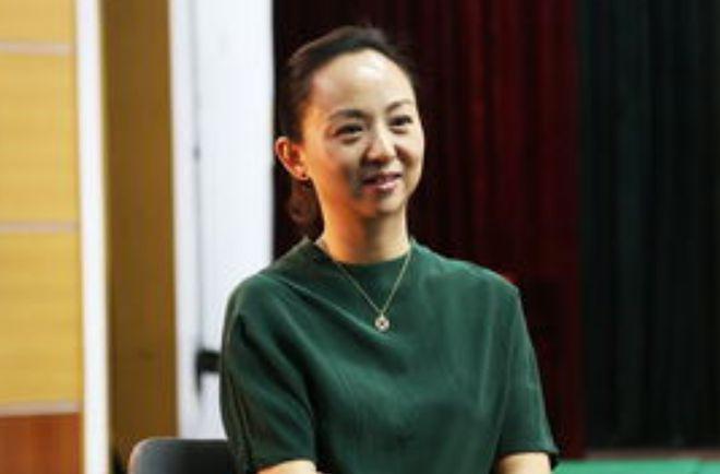 “千手观音”邰丽华一舞成名，2次拒绝富商反嫁给穷小子