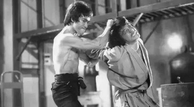 1973年，李小龙突然在香港离奇死亡，到底发生了什么？