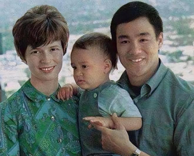 1973年，李小龙突然在香港离奇死亡，到底发生了什么？